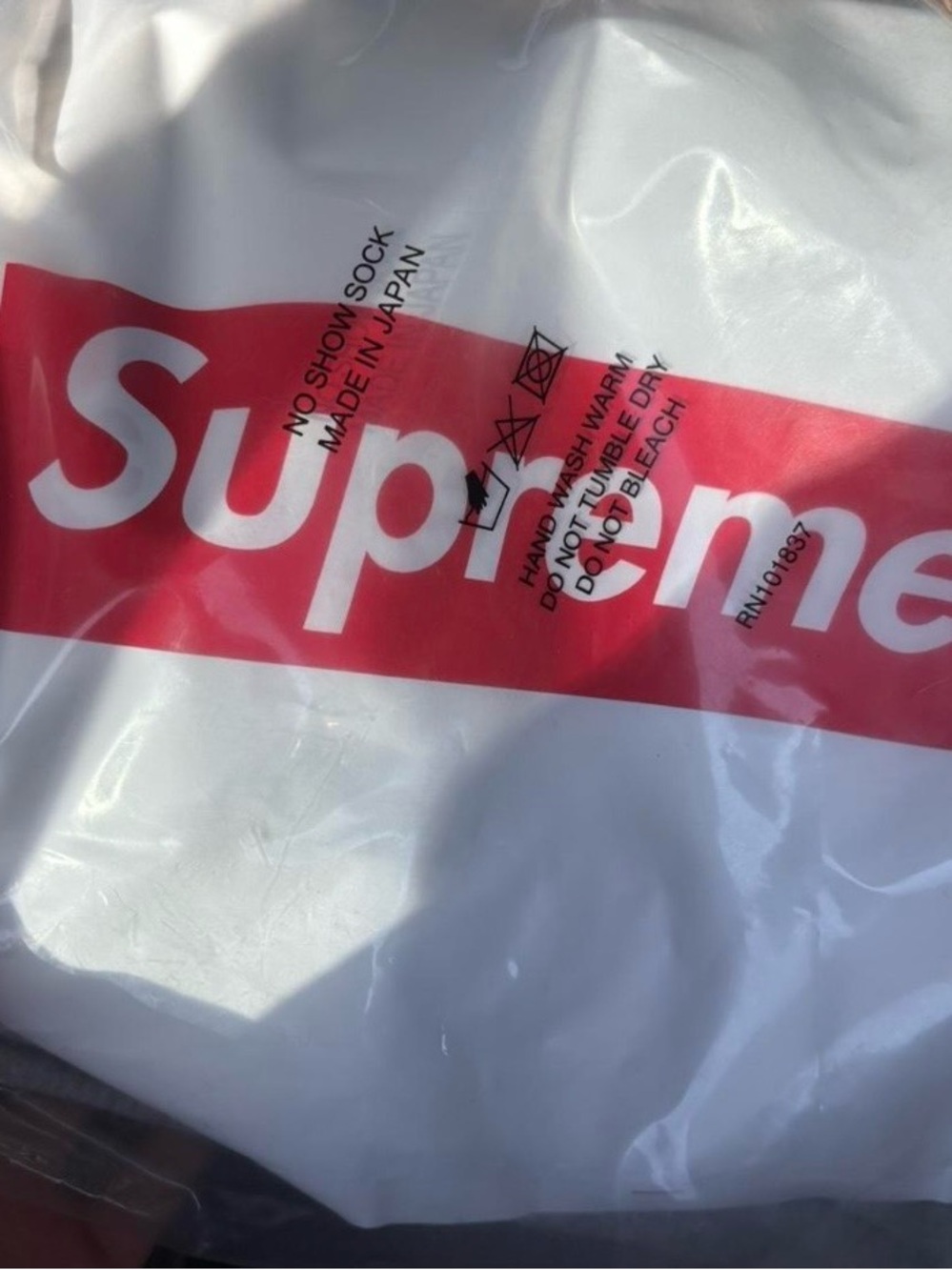 Supreme Men’s Grey Logo Sweatpants - Picture 4 of 4